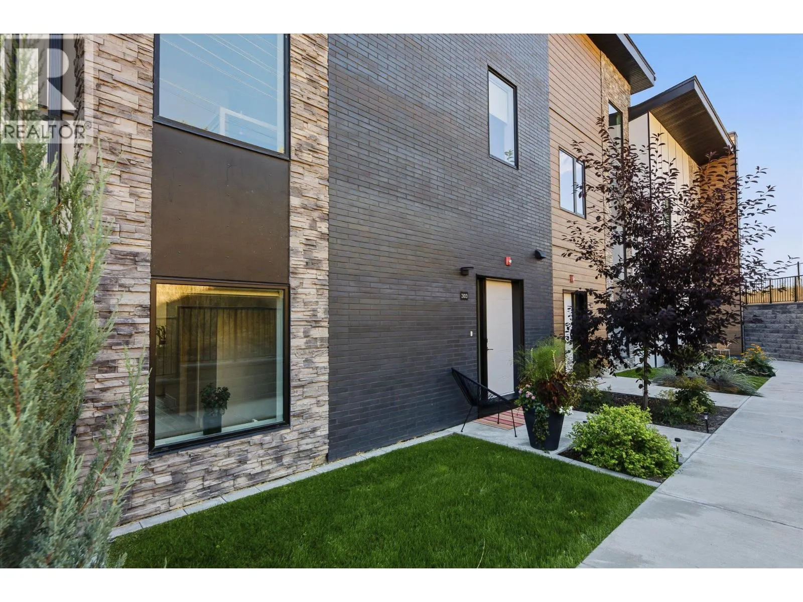 2735 SHANNON LAKE Road Unit# 303