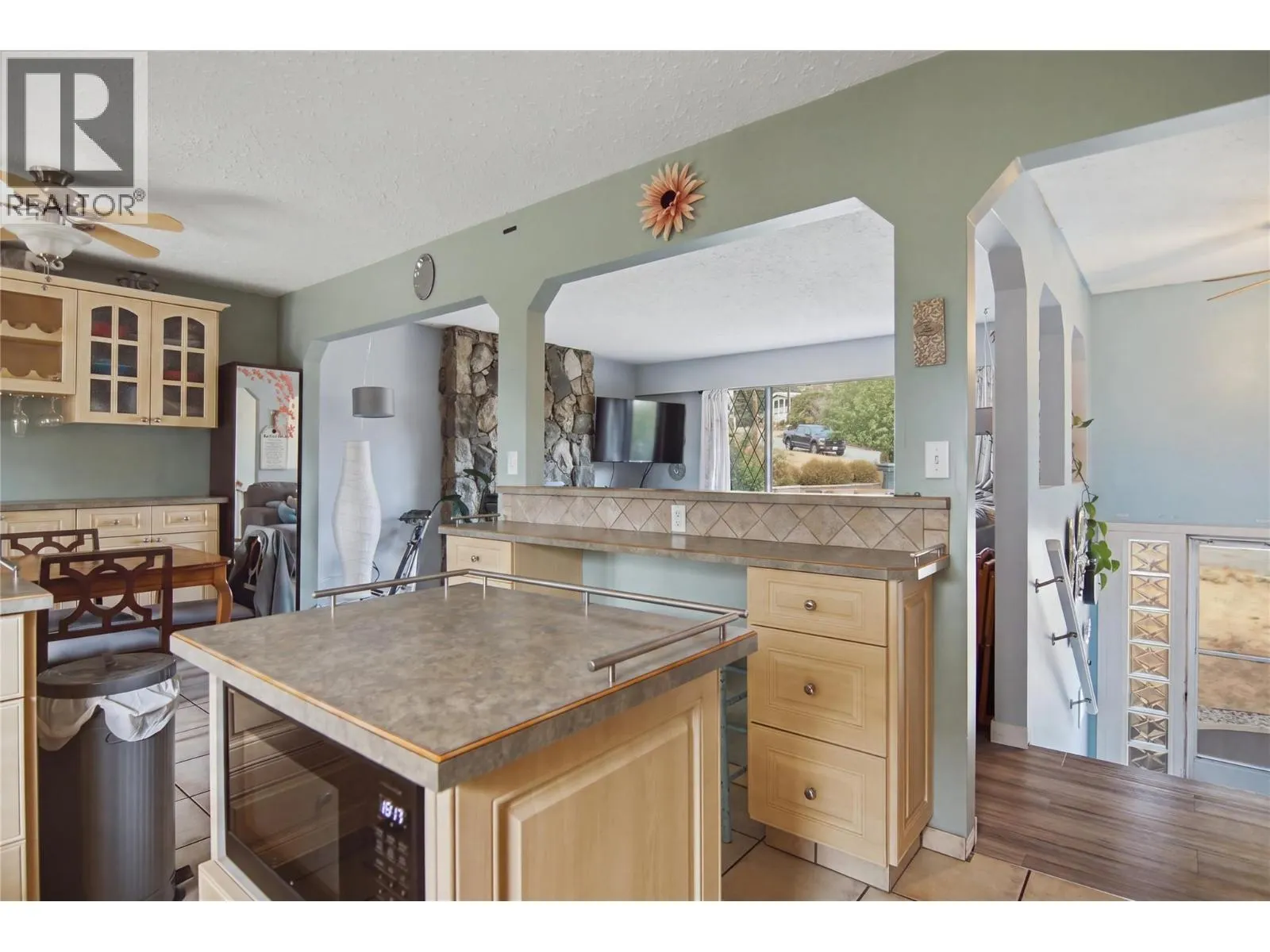 815 KAMBIA Crescent