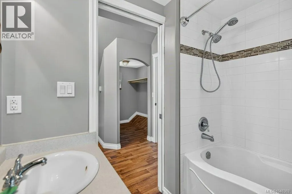 70 Islewood Dr