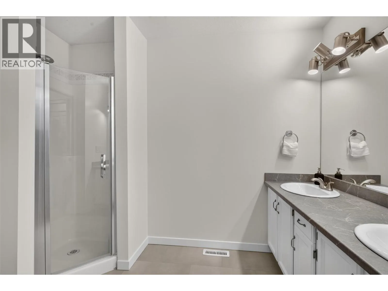 1853 Edgehill Avenue Unit# 10