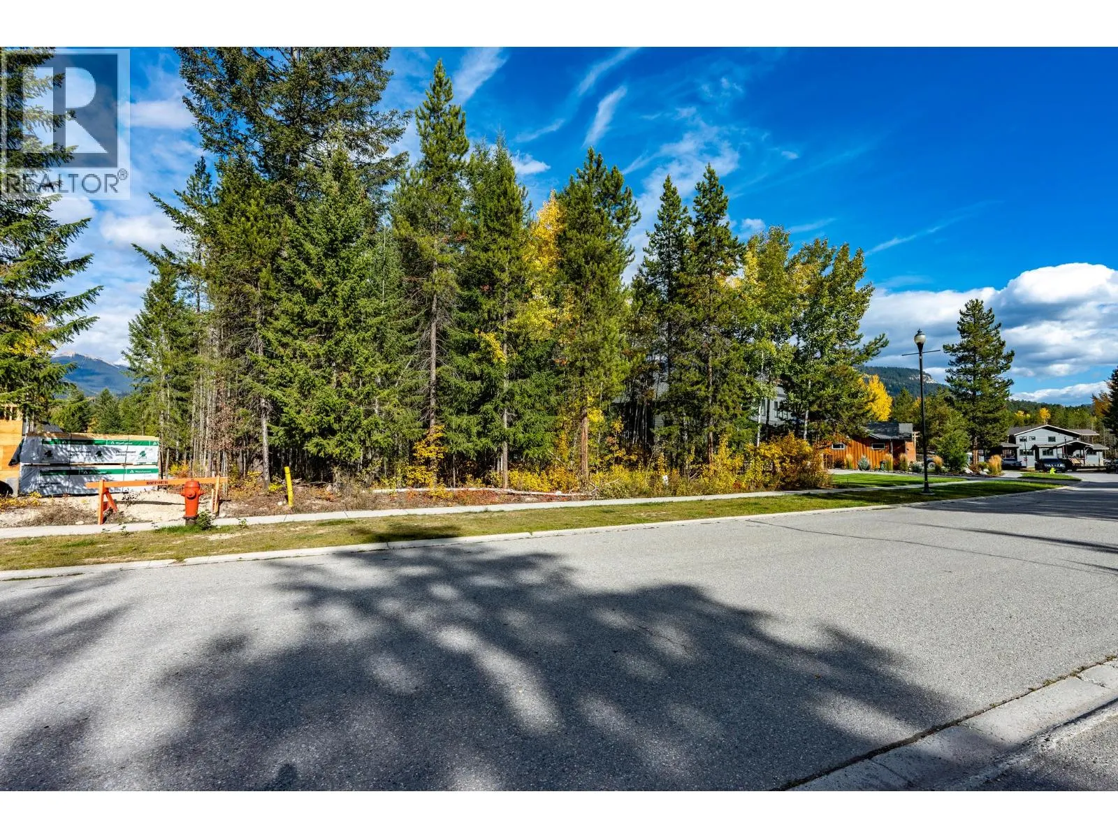 1520 Quartz Crescent