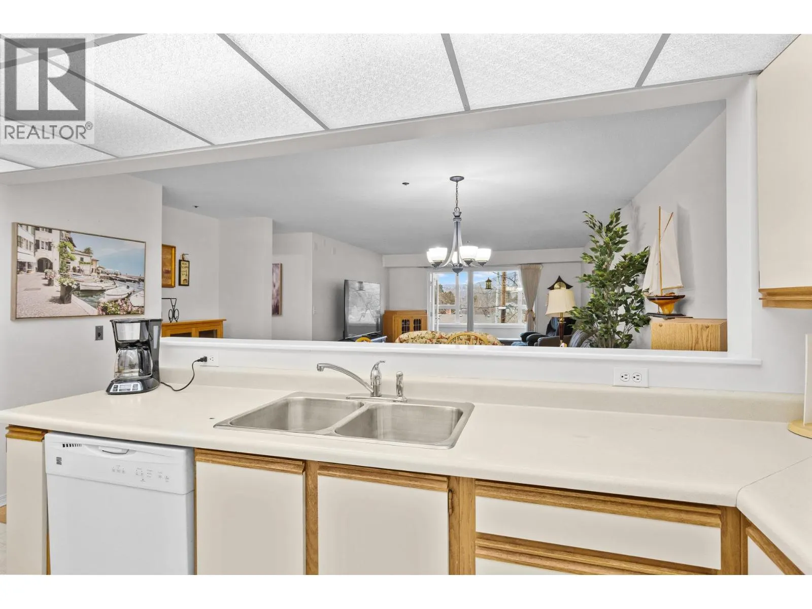 1045 Sutherland Avenue Unit# 214