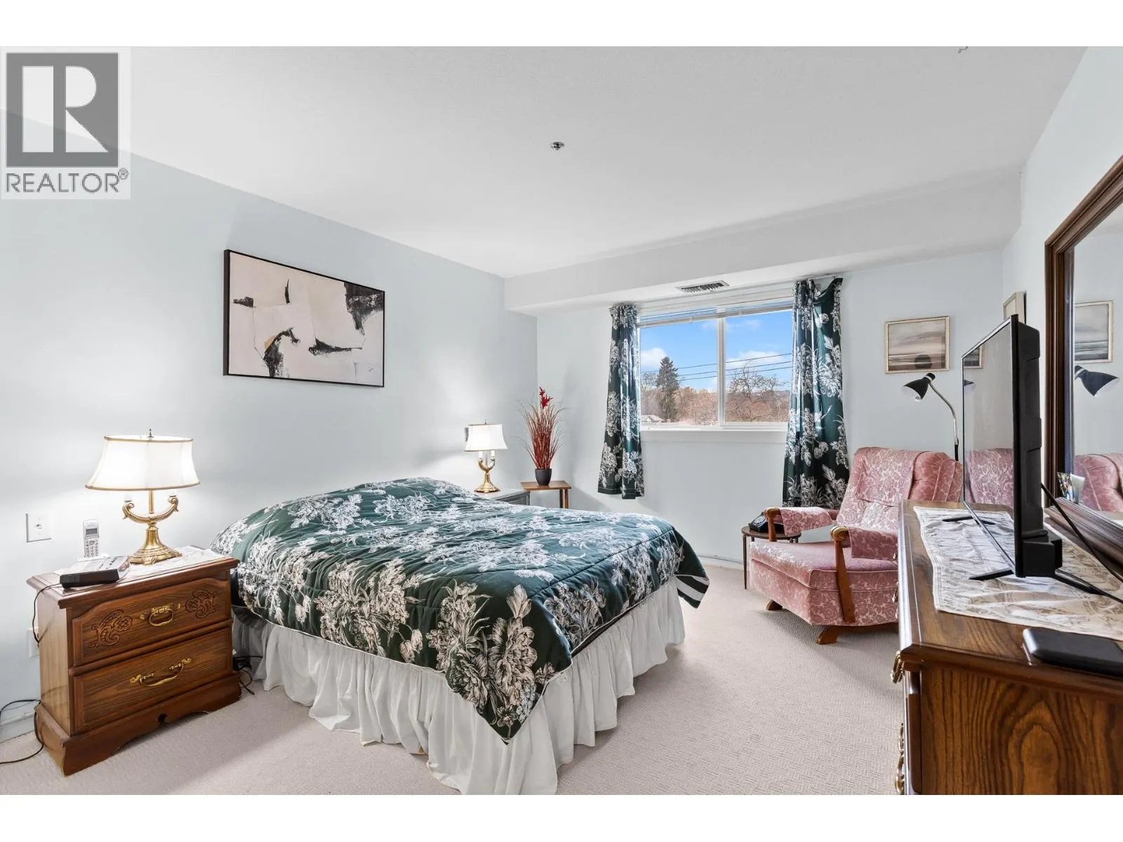 1045 Sutherland Avenue Unit# 214