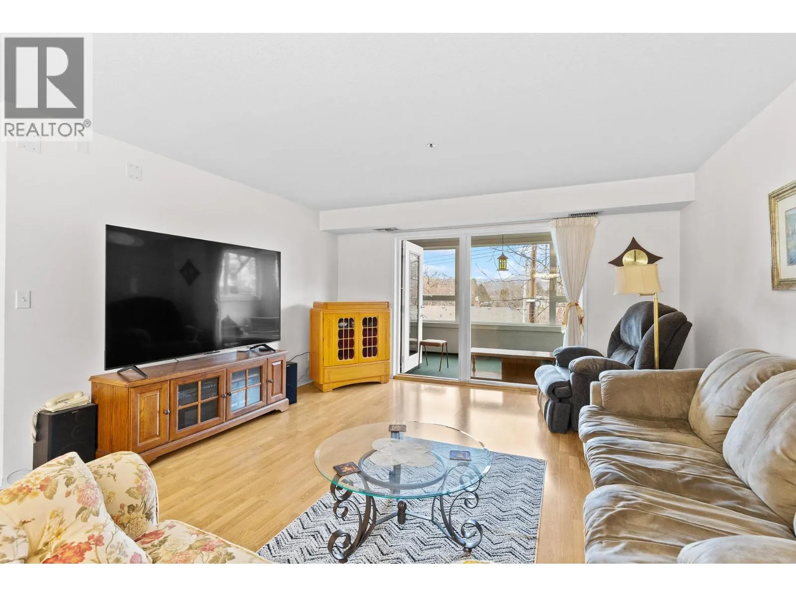 1045 Sutherland Avenue Unit# 214