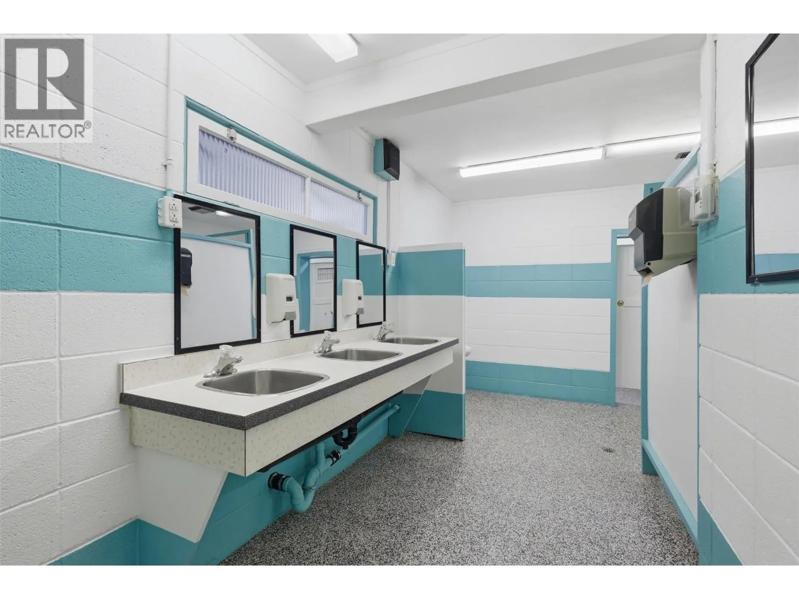 6670 Trans Canada Highway NE
