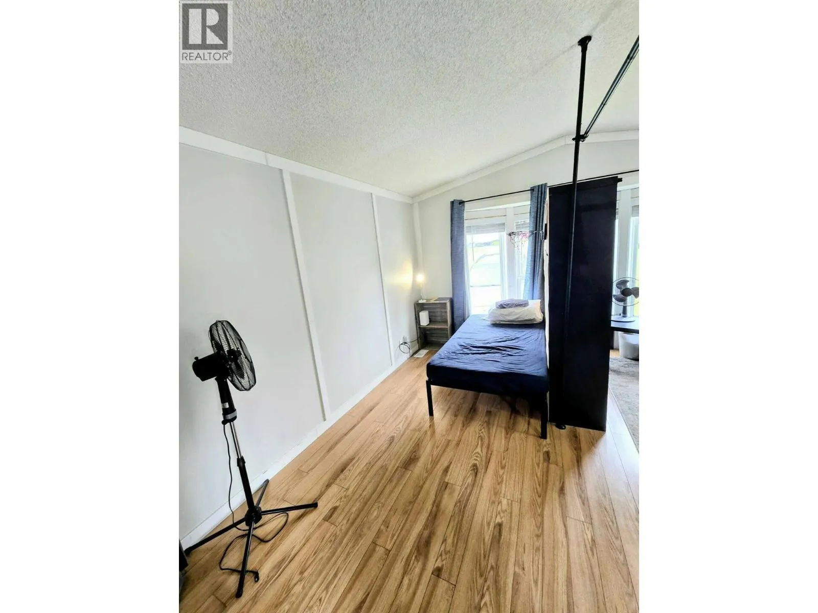 21 Champlain Place