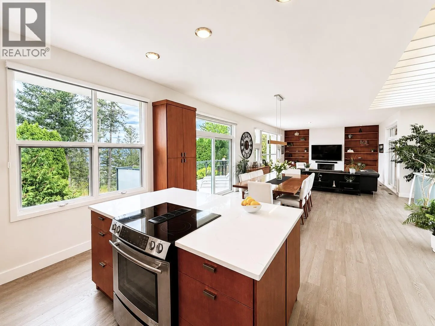 1922 Glen Gary Drive