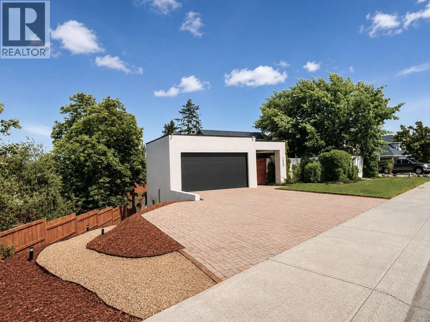 1922 Glen Gary Drive