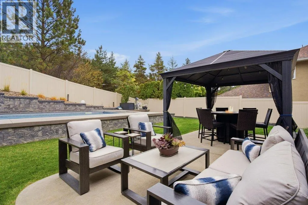2097 Lillooet Crescent