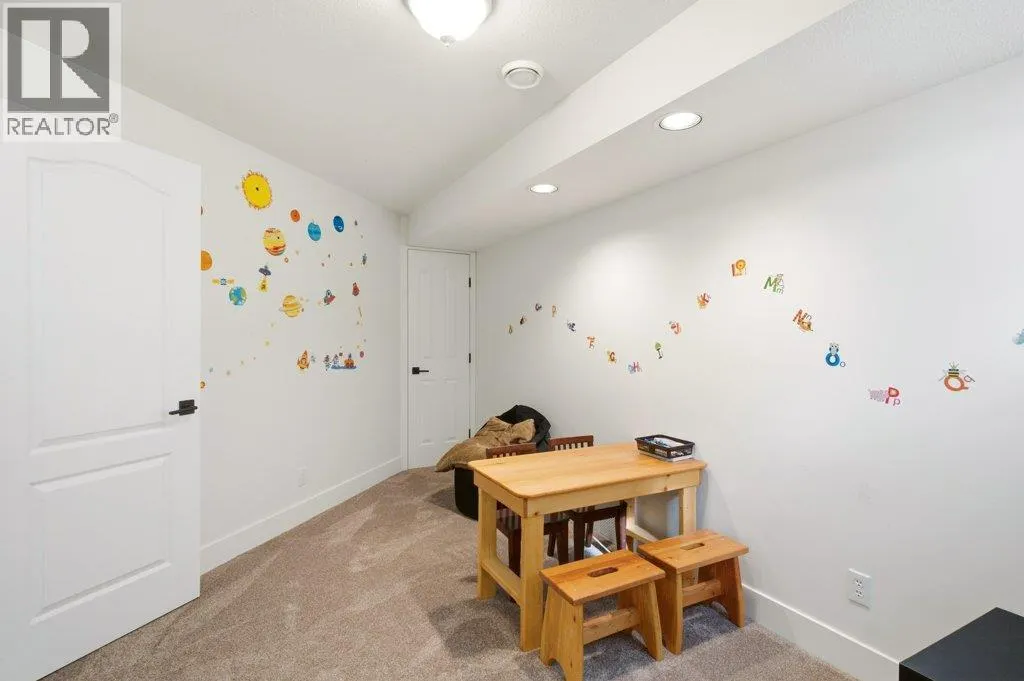 2097 Lillooet Crescent