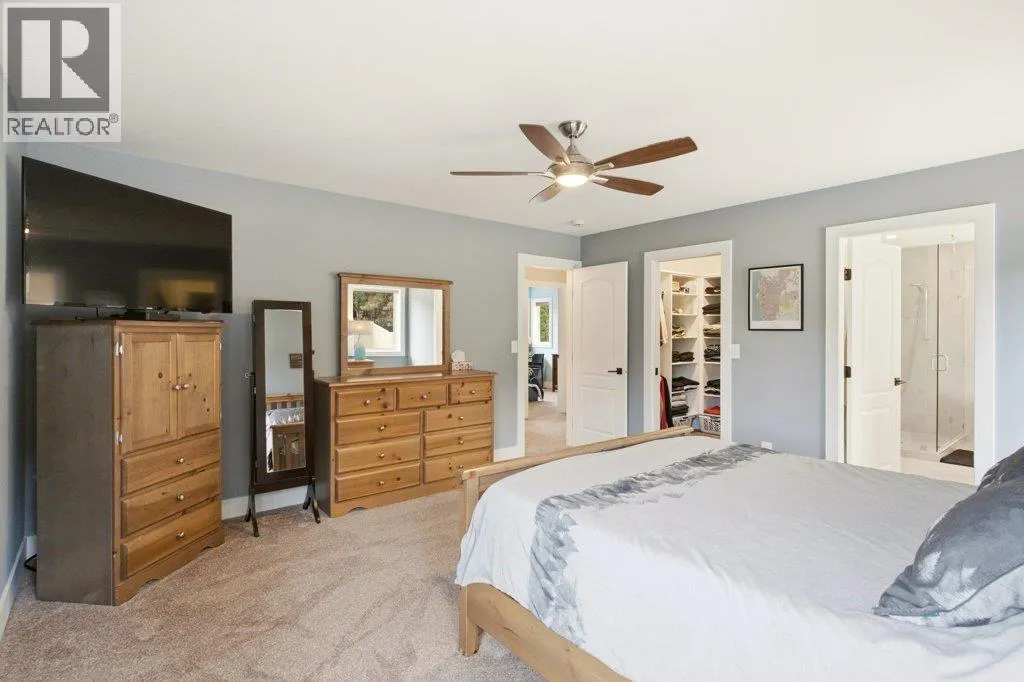 2097 Lillooet Crescent