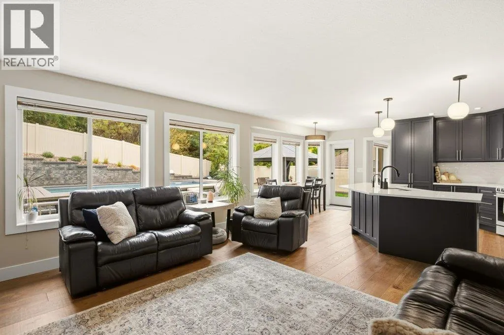 2097 Lillooet Crescent