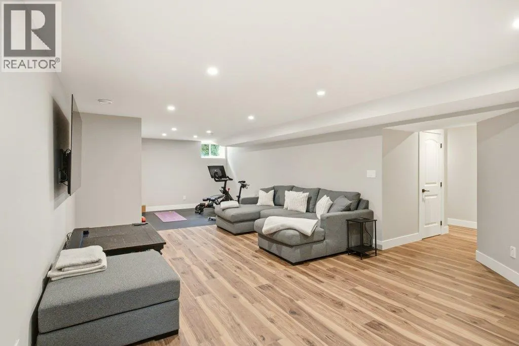2097 Lillooet Crescent