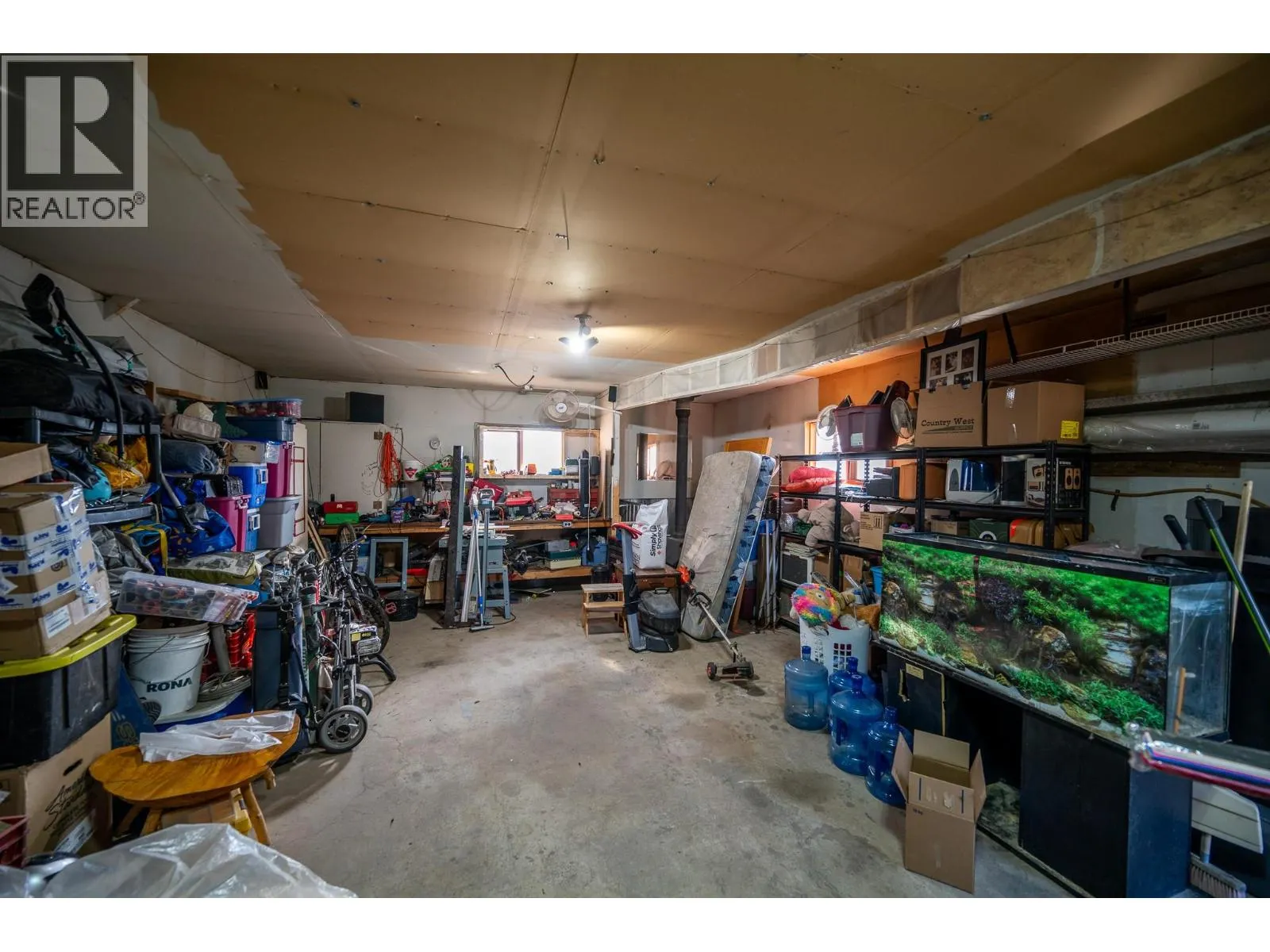 7941 Yellowhead Highway