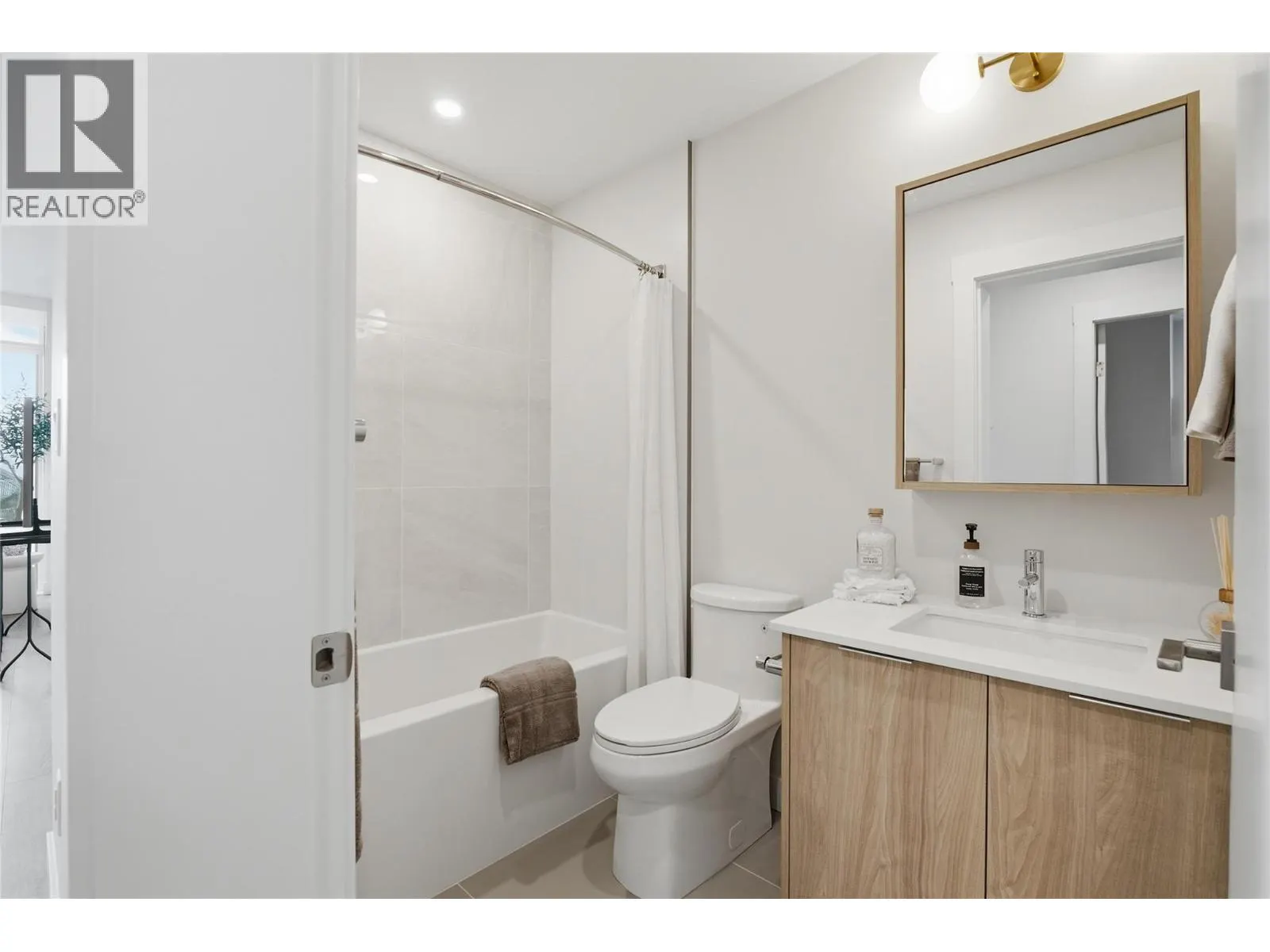 460 Nicola Street Unit# 1008