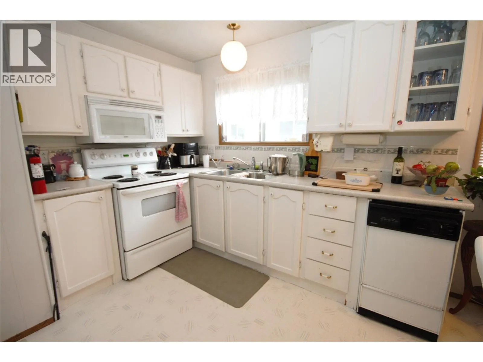 4505 MCLEAN CREEK Road Unit# B19