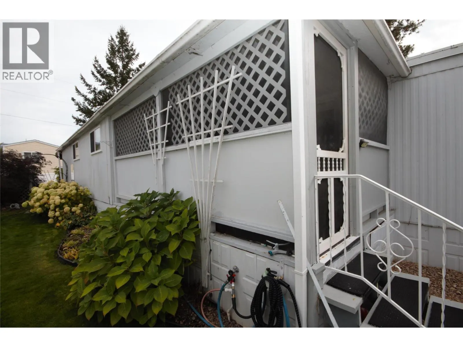 4505 MCLEAN CREEK Road Unit# B19