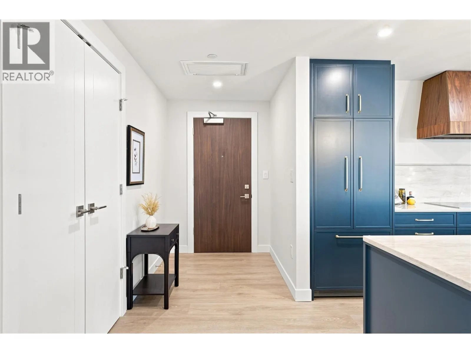 460 Nicola Street Unit# 2005