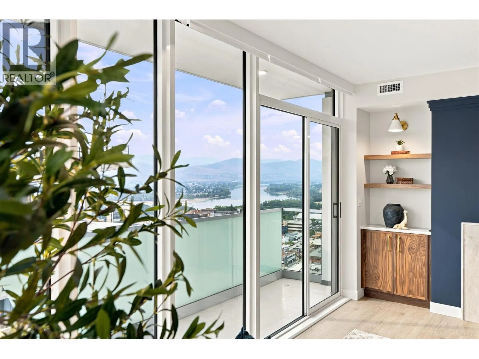 460 Nicola Street Unit# 2005