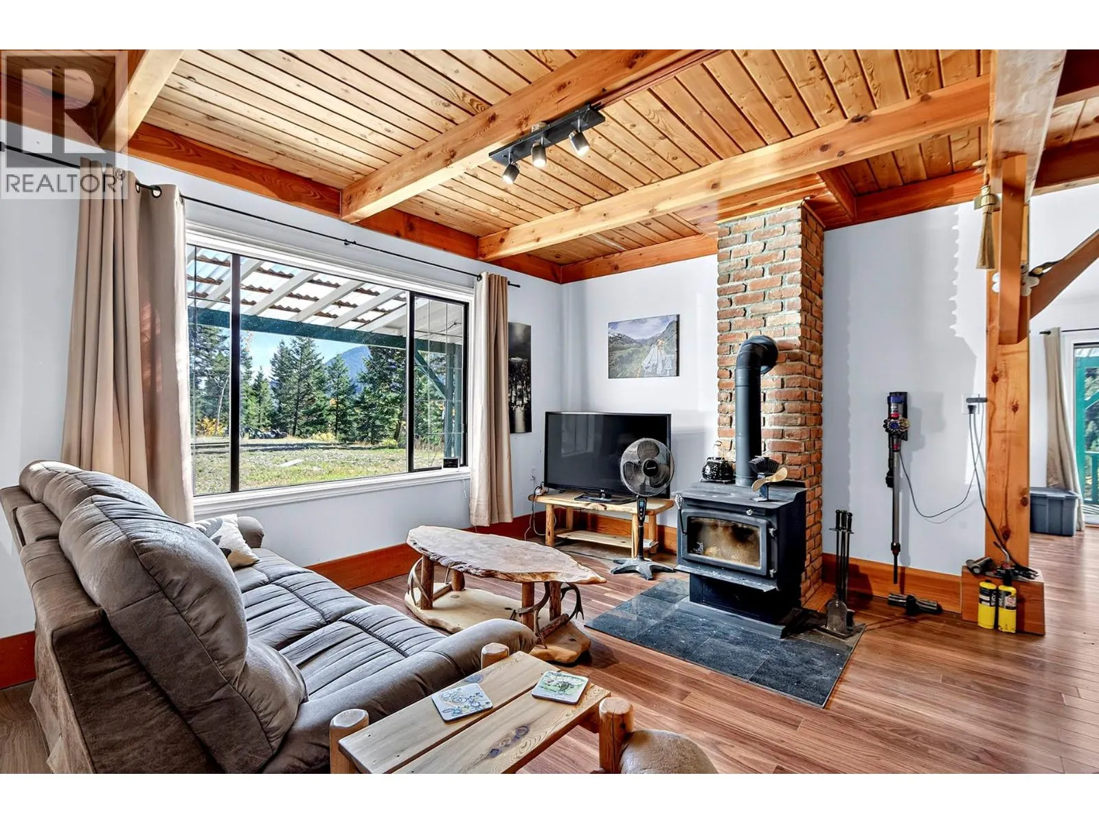9524 Tranquille Criss Creek Road