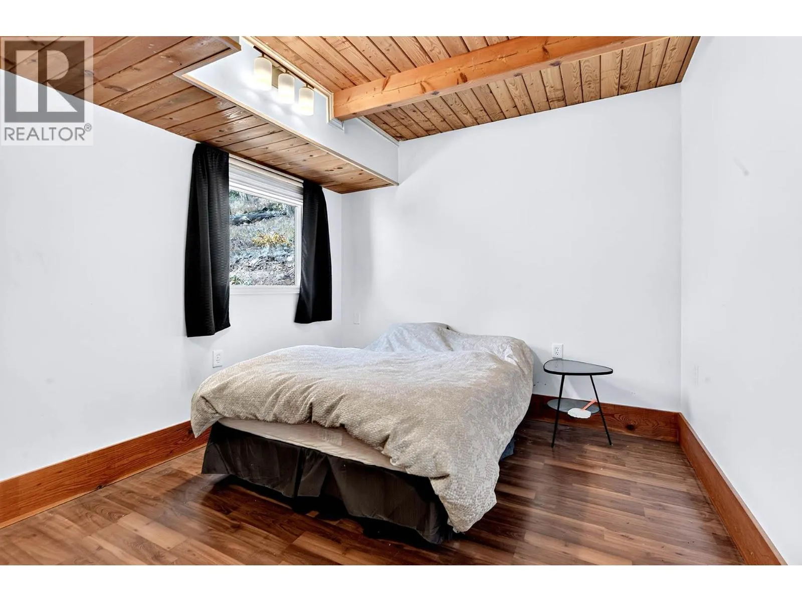 9524 Tranquille Criss Creek Road