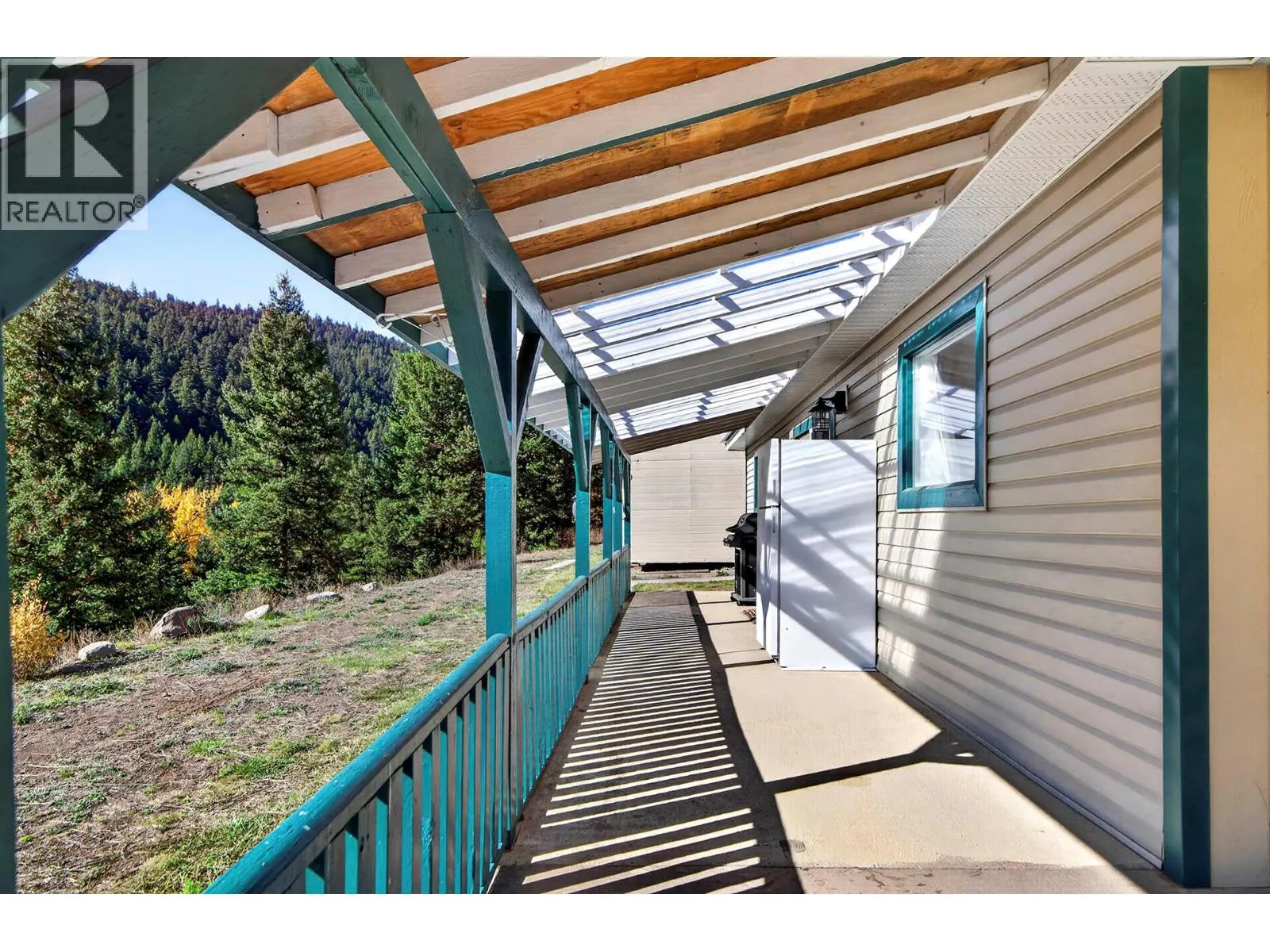 9524 Tranquille Criss Creek Road