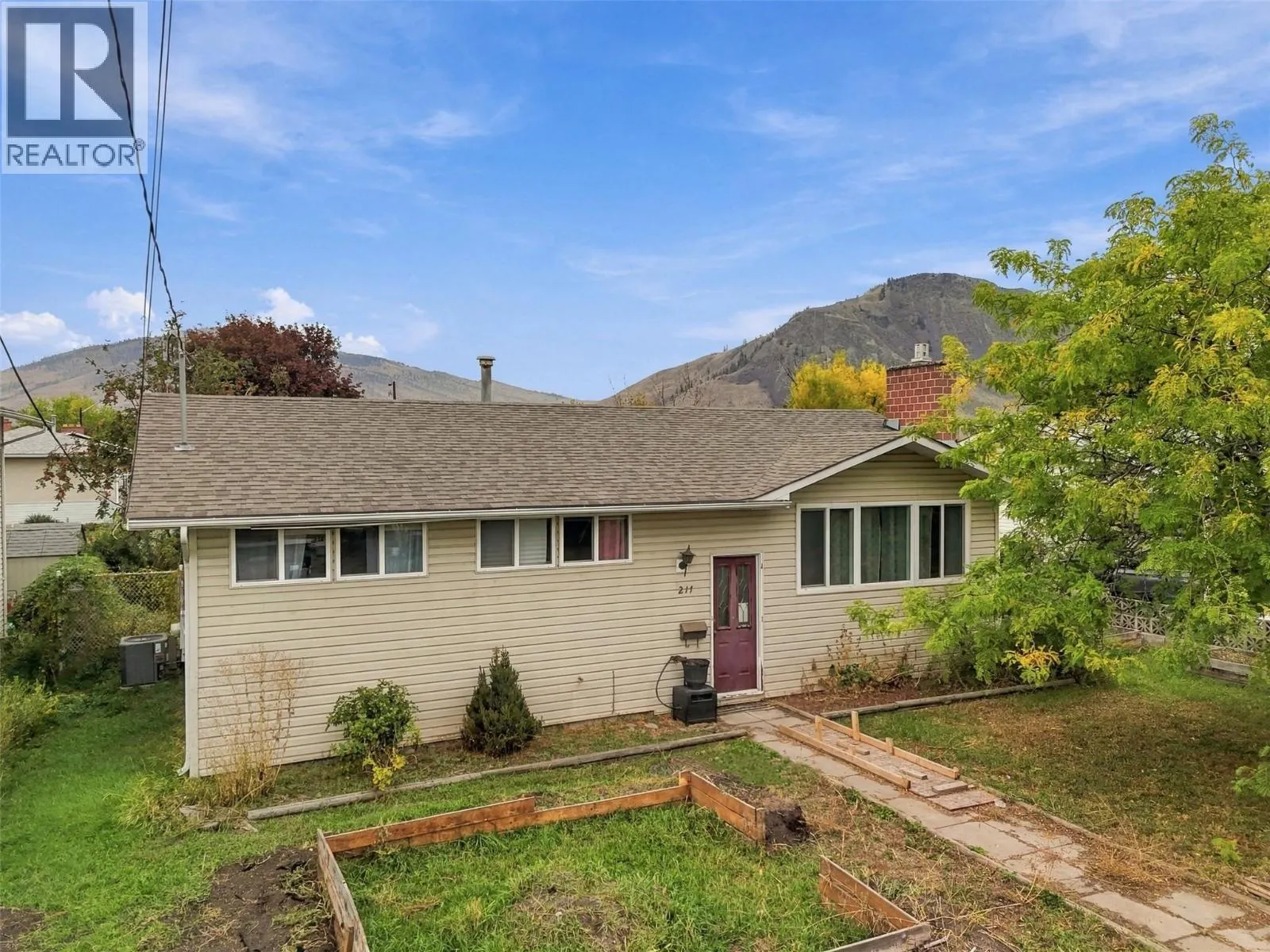 211 Fort Avenue