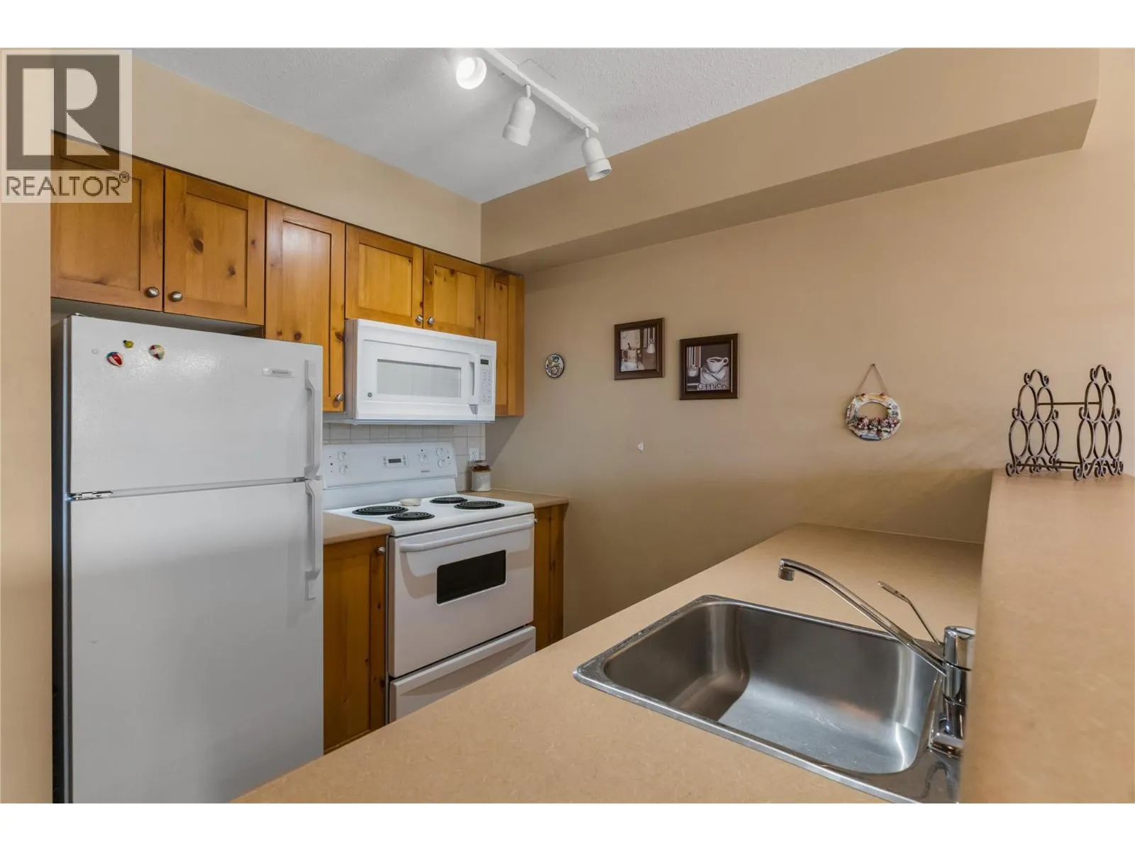 9802 Silver Star Road Unit# 204