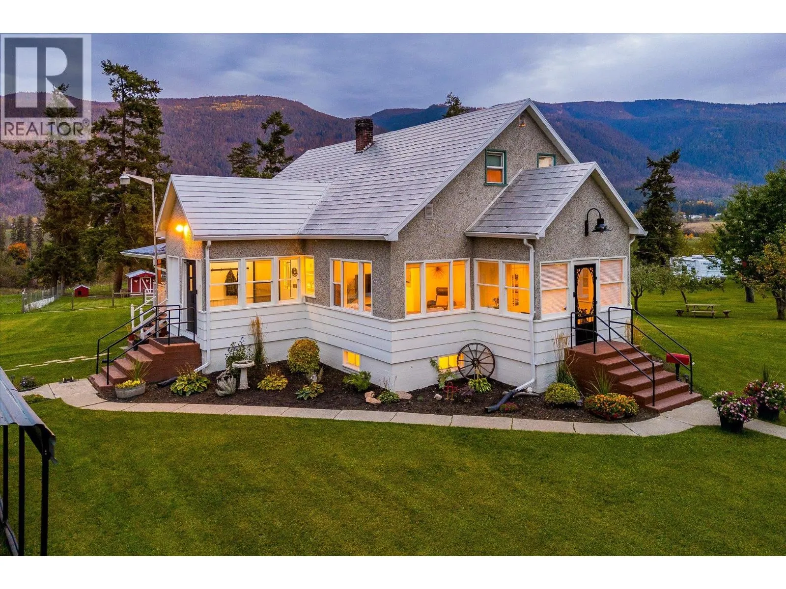 4652 Highway 97A