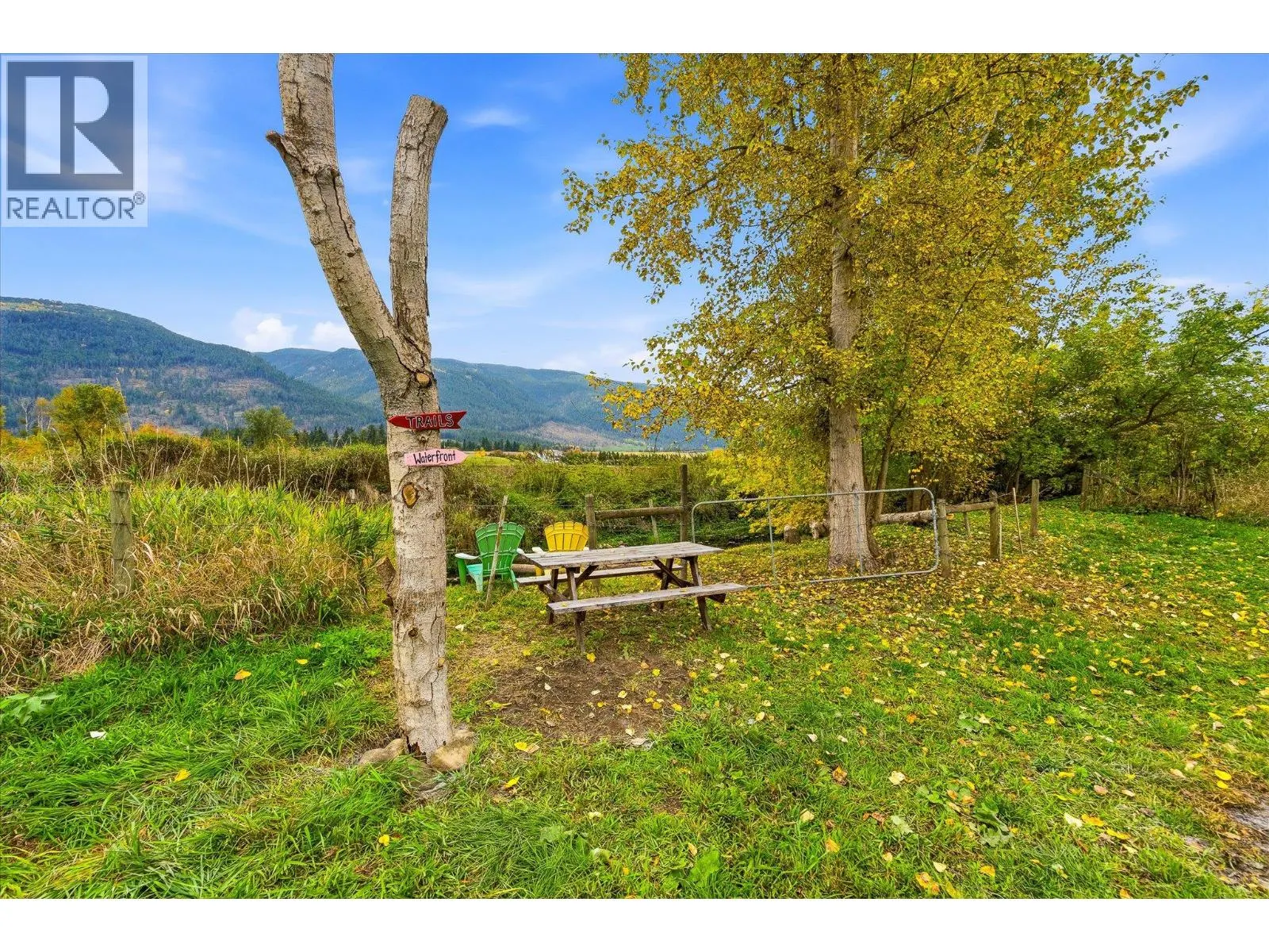 4652 Highway 97A