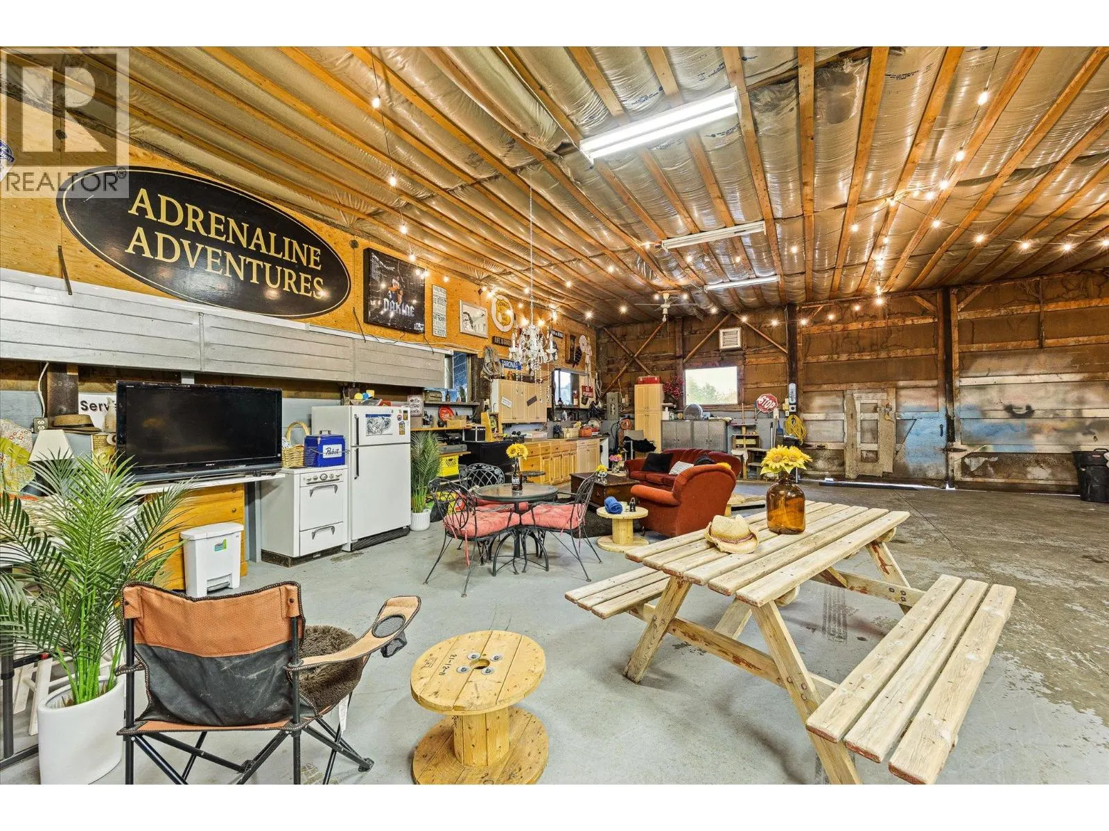 4652 Highway 97A