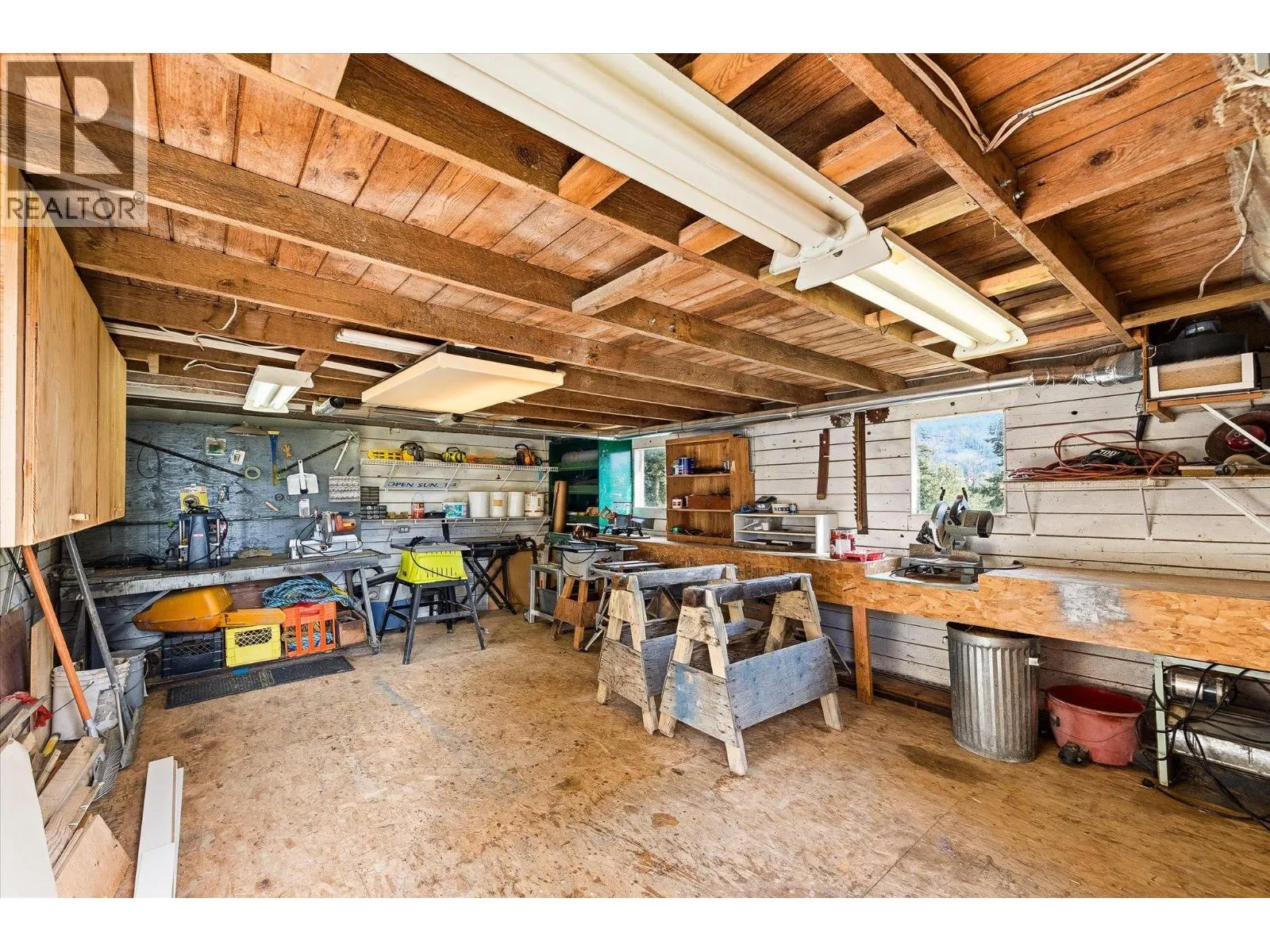 4652 Highway 97A