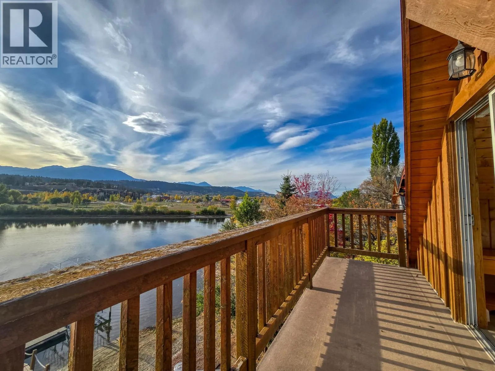 449 LAKEVIEW Place