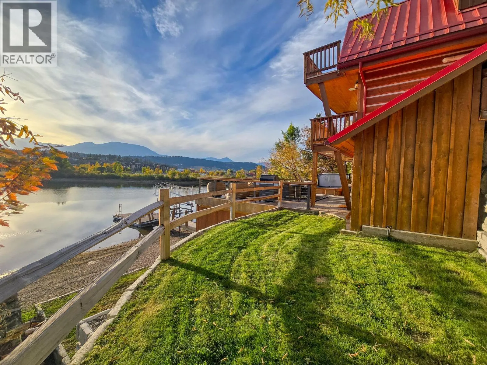 449 LAKEVIEW Place