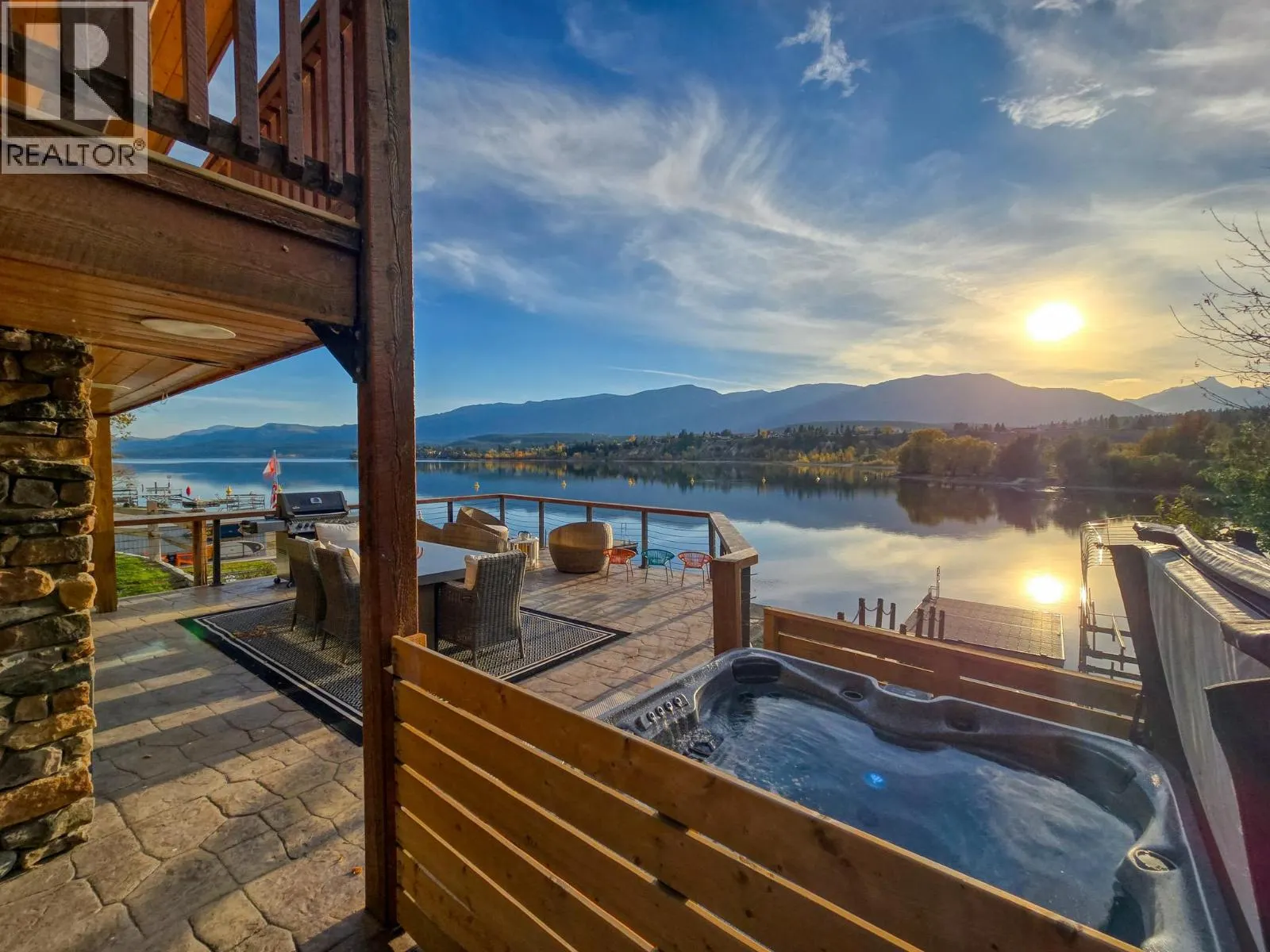 449 LAKEVIEW Place