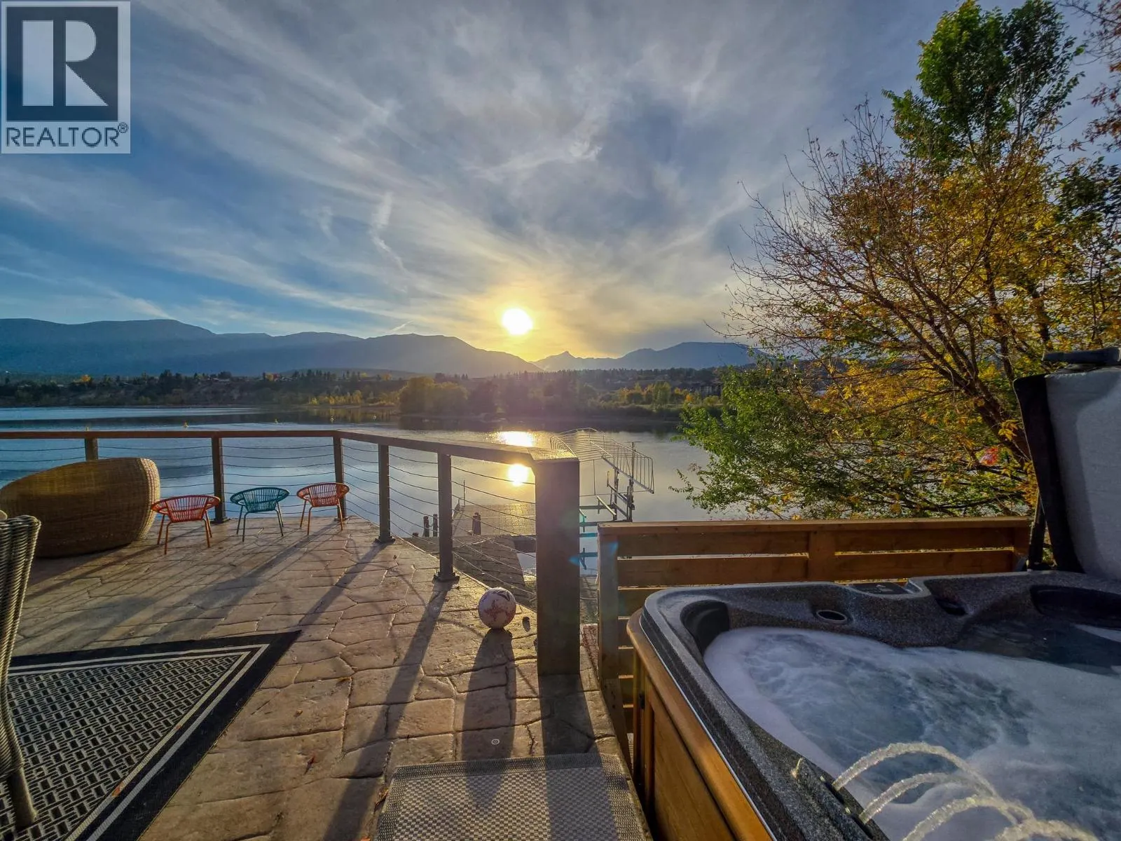 449 LAKEVIEW Place