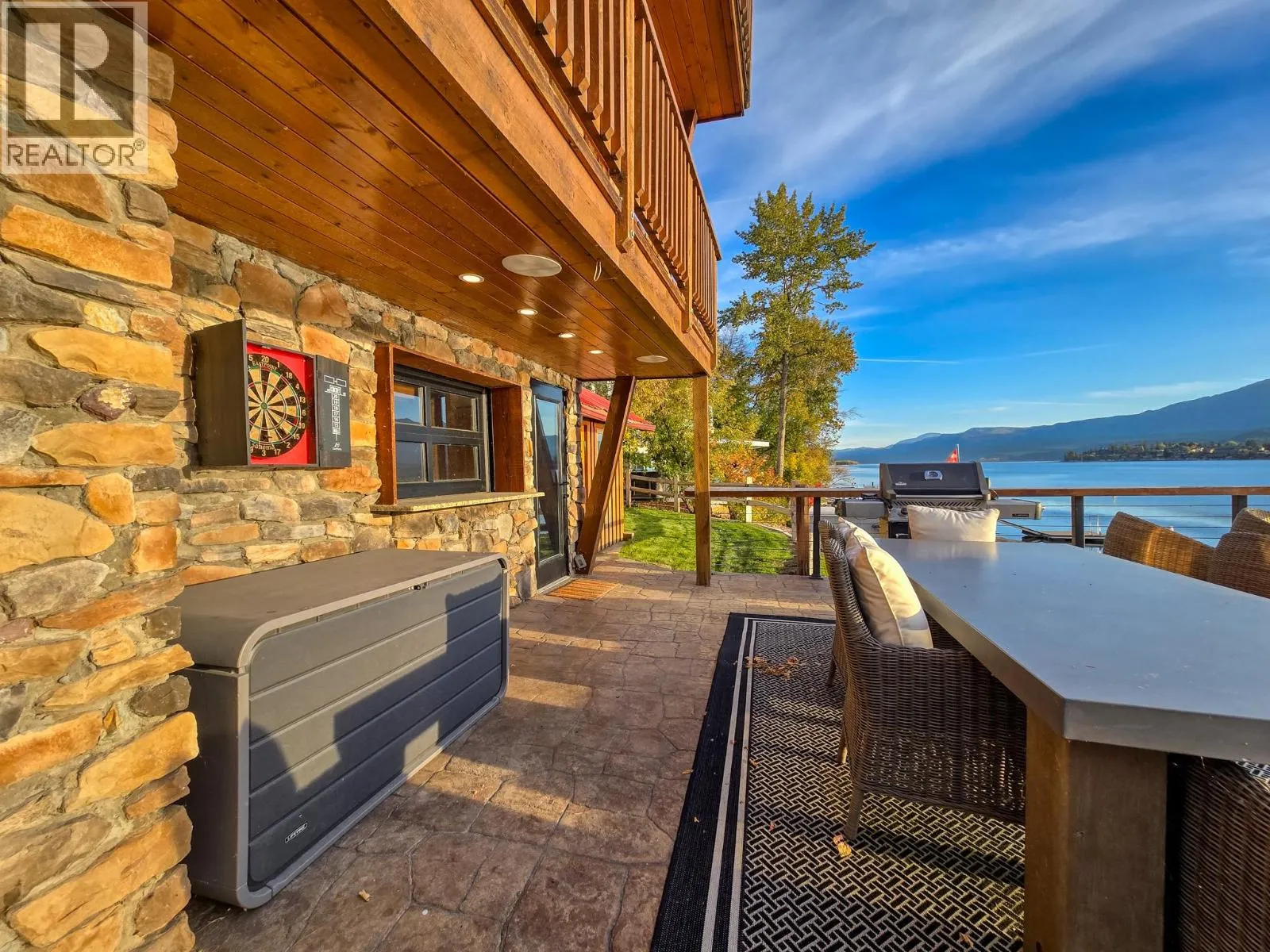 449 LAKEVIEW Place