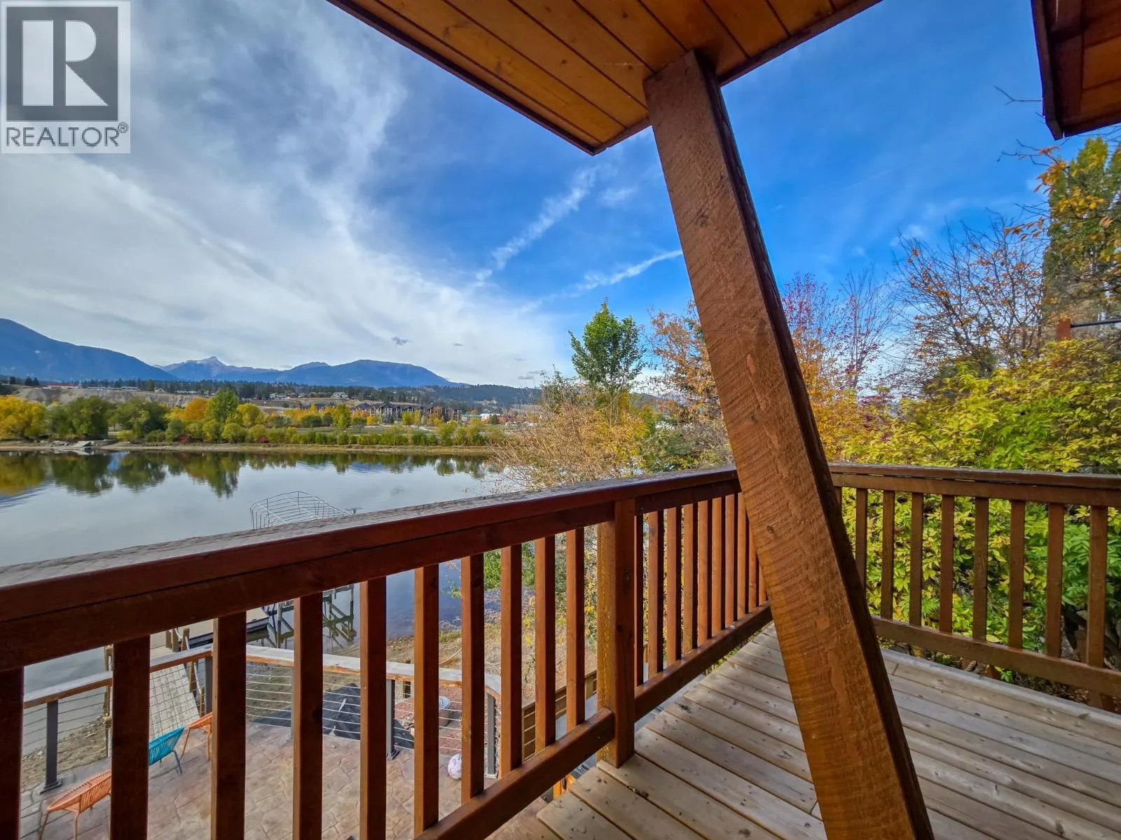449 LAKEVIEW Place