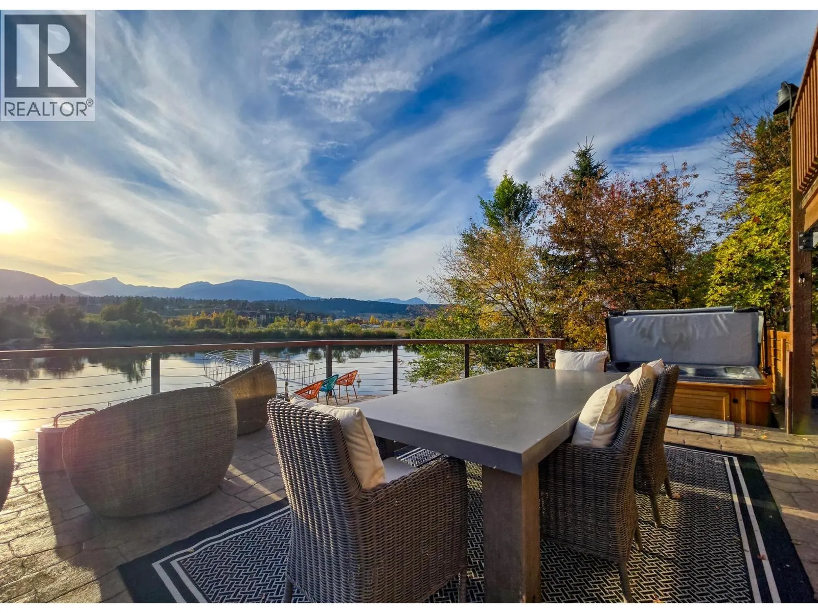 449 LAKEVIEW Place