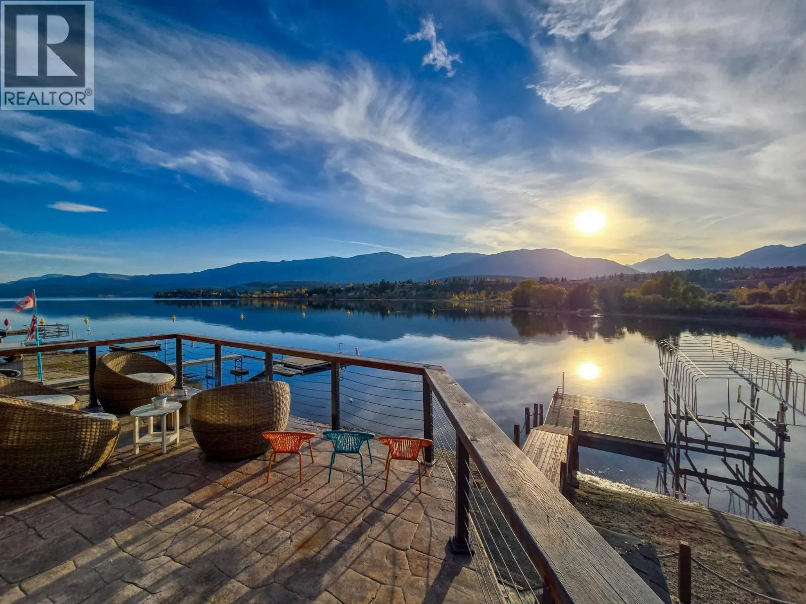 449 LAKEVIEW Place