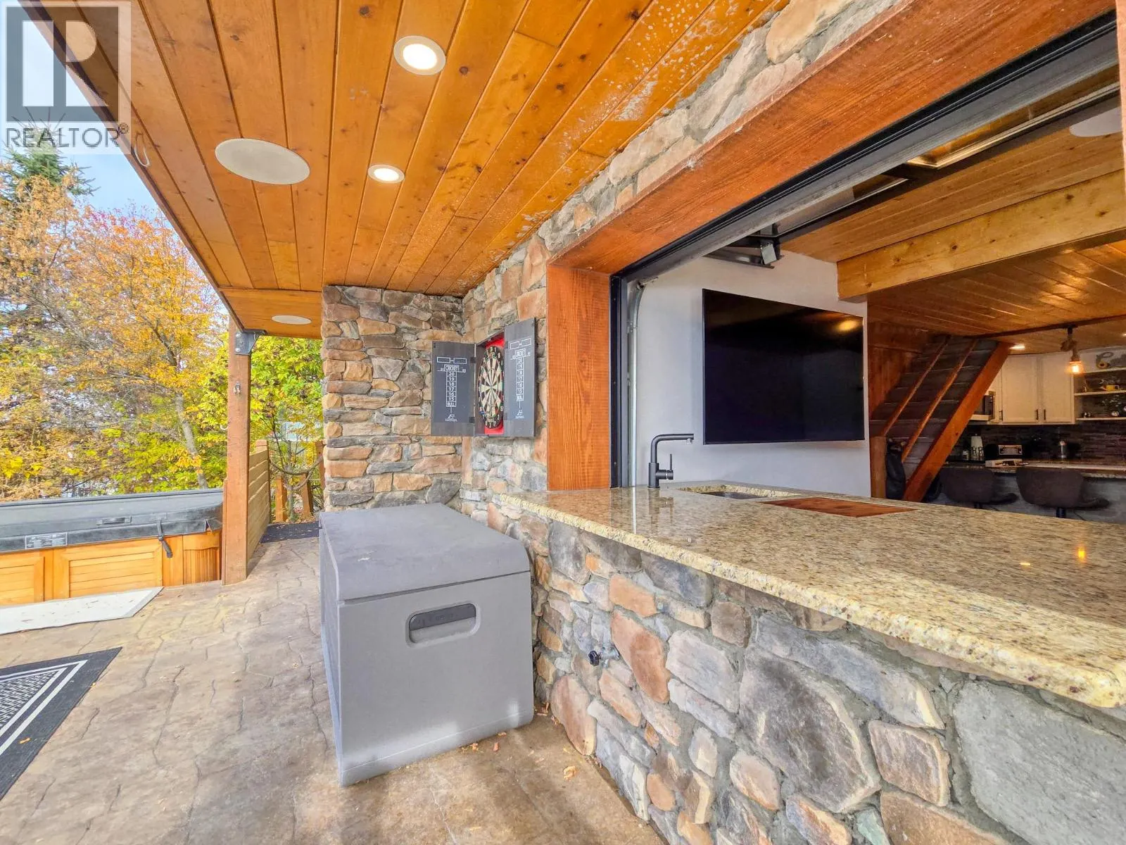 449 LAKEVIEW Place