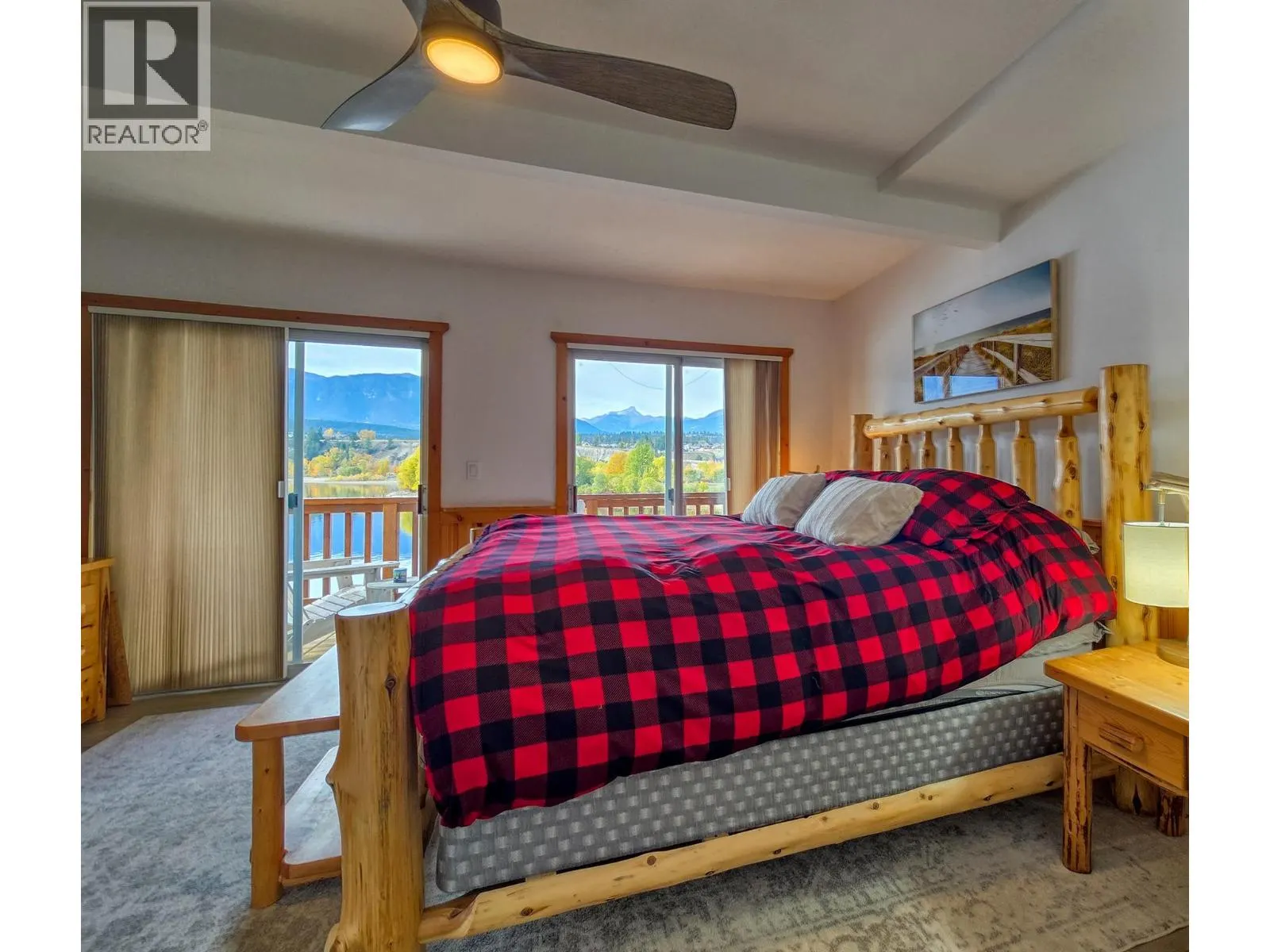 449 LAKEVIEW Place