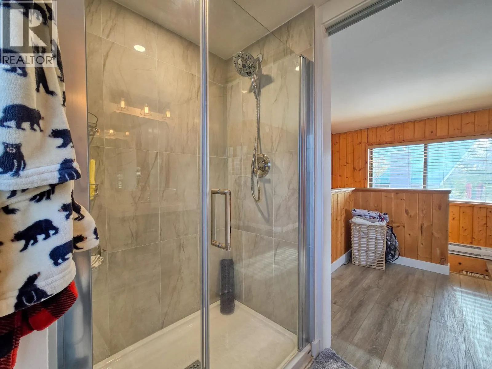 449 LAKEVIEW Place