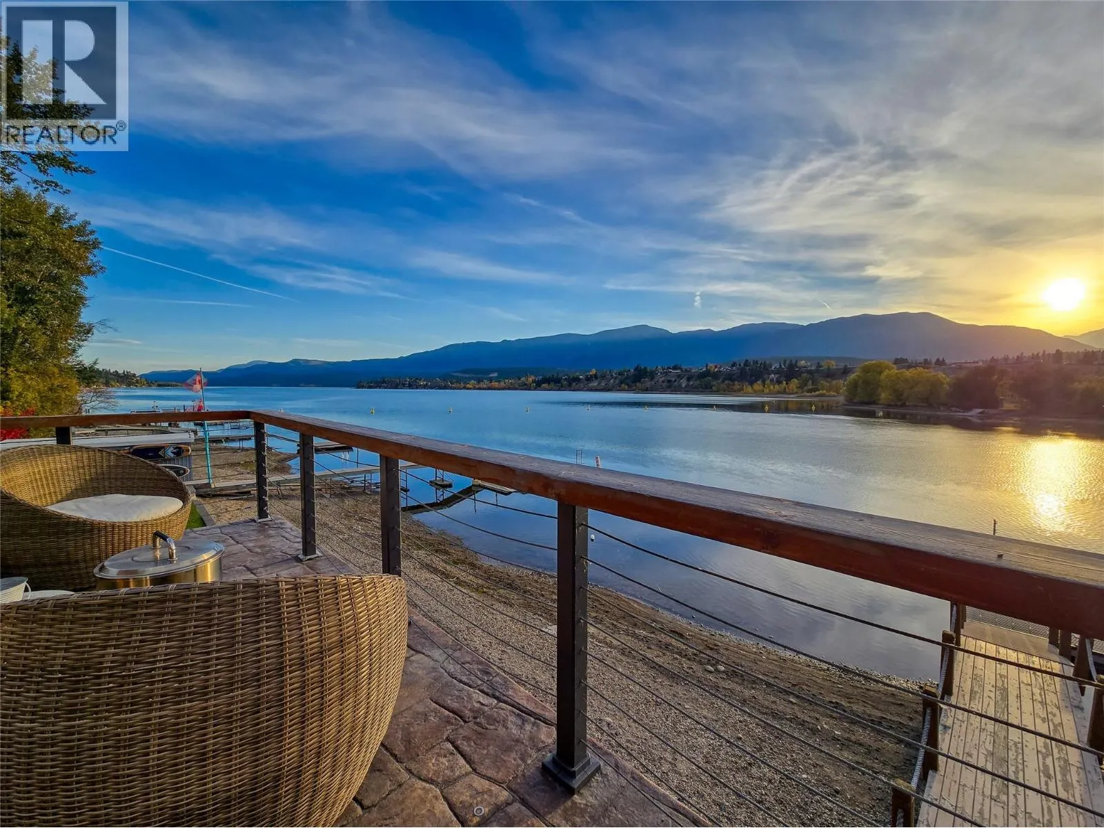 449 LAKEVIEW Place