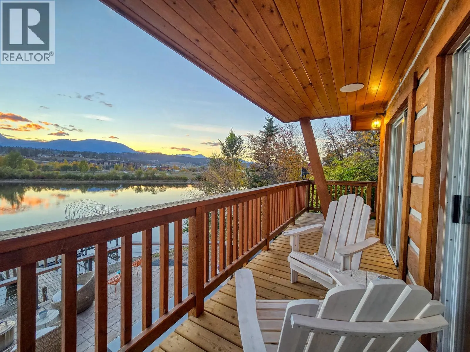 449 LAKEVIEW Place