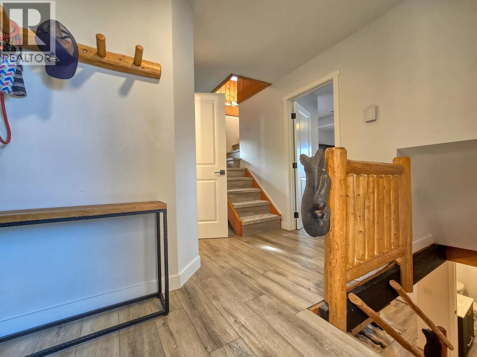 449 LAKEVIEW Place