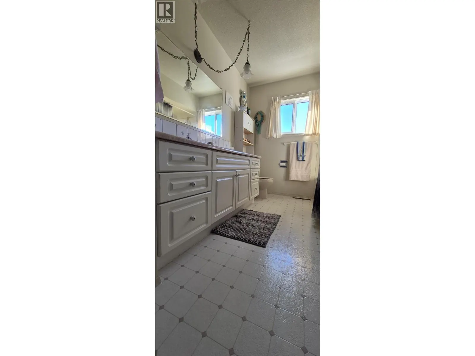 8210 Gala Crescent