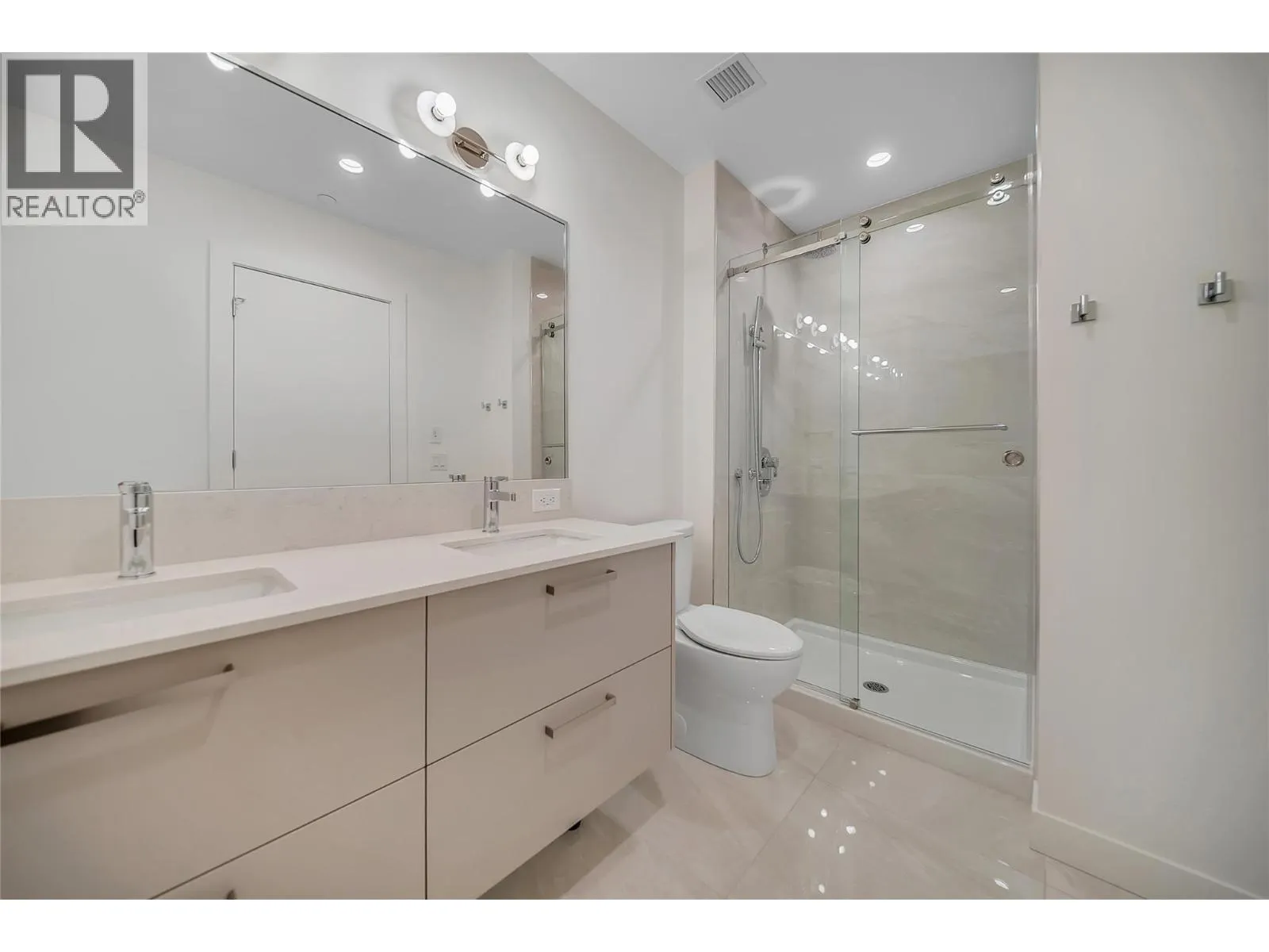 3300 Lakeshore Drive Unit# 418