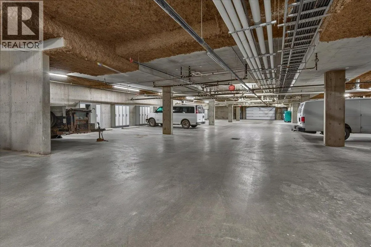 2049 SUMMIT Drive Unit# 413C