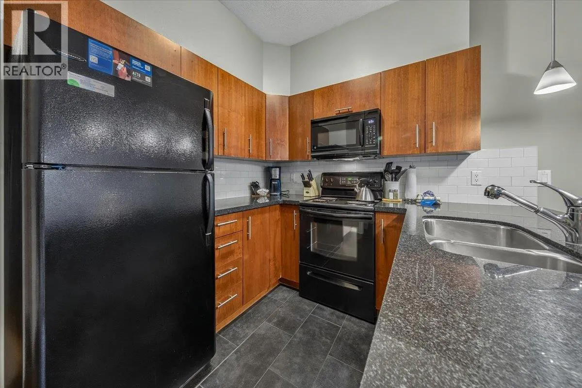 2049 SUMMIT Drive Unit# 413C